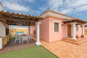 Villa Bella Lucia 1. Piscina Climatizada, WiFi, BBQ.