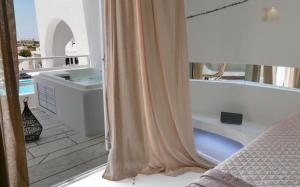 Cocoon Double Room with Jacuzzi 