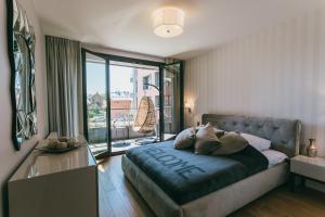 Eight Lux View in Old Town and Free Parking