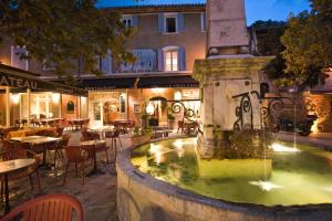 Hotels Le Vieux Chateau : photos des chambres