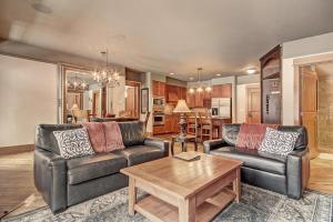 3044 Lone Eagle Condo