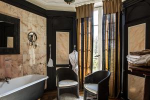 Hotels Chateau Des Briottieres : photos des chambres