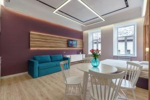 18 Sofievskaya Apartments