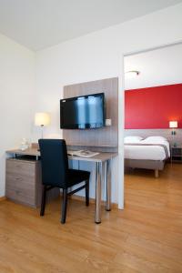 Appart'hotels Sejours & Affaires Geneve Gex Les Rives Du Leman : Appartement (4 Adultes)