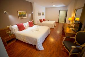 Family Room (3 Adults + 1 Child) room in Hotel Borgia