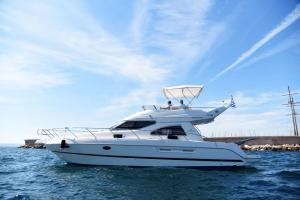 Luxury Motoryacht Cruises