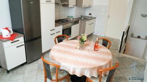 Duplex Apartment Tinel