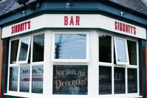 Sinnotts Bar - Broadway