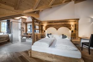 Junior Suite with Balcony room in Alpenhotel Plaza