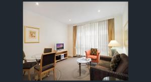 Bond 117 Self- Catering