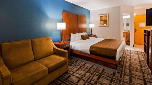 King Room - Non-Smoking room in Best Western Plus Richmond