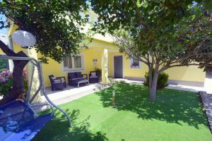 One-Bedroom Apartment with Terrace room in Apartments Nikolic