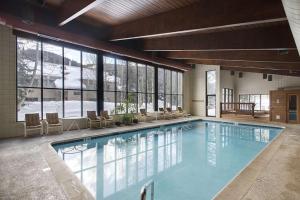 Three-Bedroom Apartment room in Ski Run - Mountain House Keystone