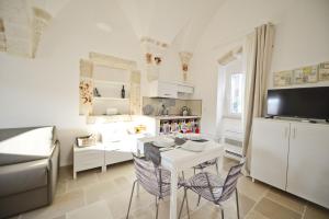 Scirocco Apartment with terrace by Wonderful Italy