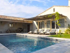 Chalet Tasteful villa in Eygalieres with Private Pool Eygalières Francia