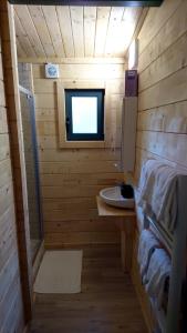 Chalets Camping le Soleil : photos des chambres