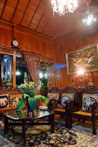 Phòng Hai Giường Đơn Loại Sang (Deluxe Twin Room)