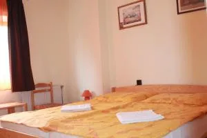 Király Szálló & Panzió - 瑙吉考尼饶