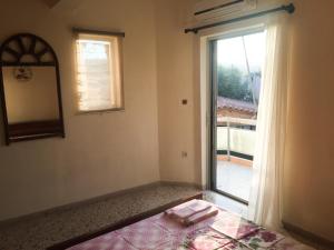 Summer House close to the sea @ Almiri, Corinth