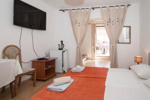 Rooms and apartments PALMA B&B