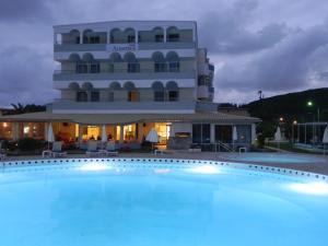 3 hvězdičkový hotel Hotel Cooee Albatros Moraḯtika Řecko