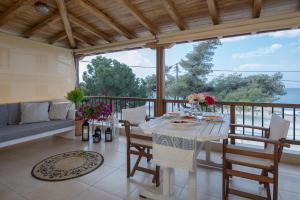 Apartment - Split Level with Sea View