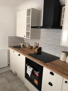 BEAUTIFUL HOME, 3 BEDROOM HOUSE near Alton Towers, Wedgwood museum, Universities