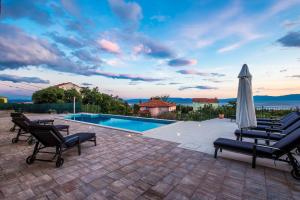 Luxury apartments Kostrena with pool