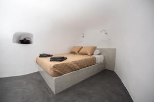 Standard Cave Studio room in Caves 1880