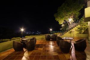 The Colonial Manek Manor By SAH