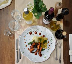 Hotel and winery LOZAR