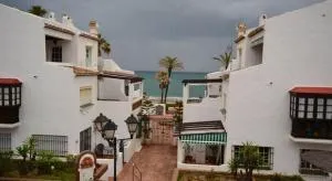 Puerto de la duquesa beach apartment - 萨比尼拉城堡