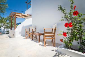 Takiss Rooms Milos Greece