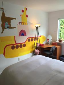 A Room at the Camelia Bed and Breakfast