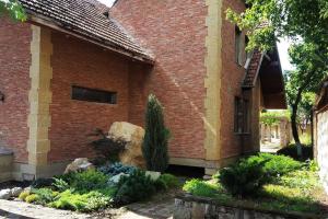 RARE house with garden