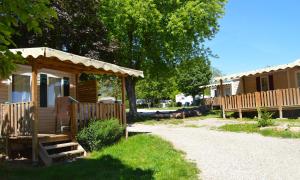 Campings Camping Les Trois Chateaux : photos des chambres