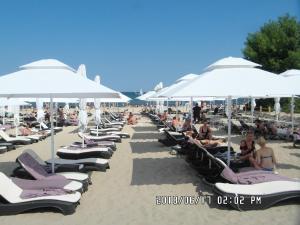 Iwona Hostel - Budget Rooms with Private Bathrooms