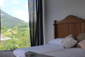 Casa Rural ABARAXKA- Espectaculares Vistas a las Verdes Montañas a sólo 20 minutos de la Playa"