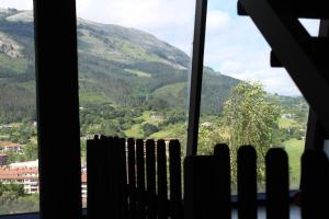 Casa Rural ABARAXKA- Espectaculares Vistas a las Verdes Montañas a sólo 20 minutos de la Playa"