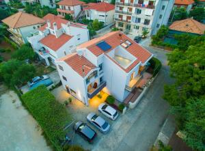 Apartments 1 2 3