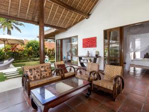 Villa Candi Kecil Tiga by Villa Finder