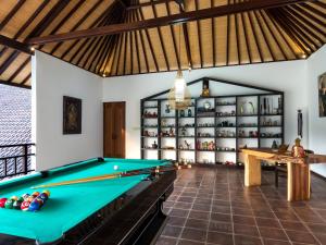 Villa Candi Kecil Empat by Villa Finder