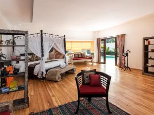 Villa Candi Kecil Empat by Villa Finder