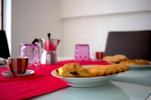 Purple Flower Suite Apartment img16