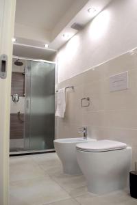 Purple Flower Suite Apartment img34