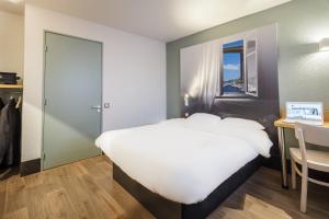 Hotels B&B HOTEL Saint-Brieuc : Chambre Double - Accessible aux Personnes à Mobilité Réduite 
