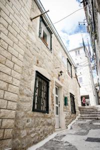 Domus "ANNO 1881"-center of Split