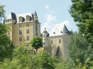 Maisons de vacances Modern holiday home in Besse with private pool : photos des chambres