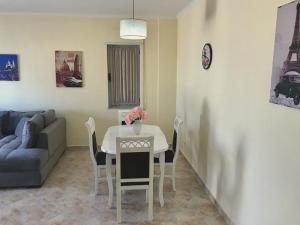 EKA Luxury One-Bedroom Apartment