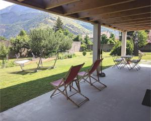 B&B / Chambres d'hotes Chalet Les Cols - Chambres avec terrasse & jardin - proche de la nouvelle gare : photos des chambres